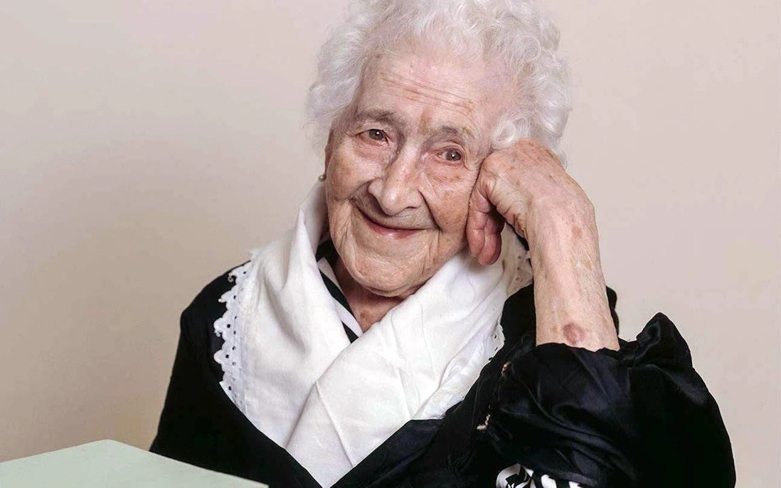 Cụ bà Jeanne Calment, một phụ nữ Pháp, đã đạt kỳ tích là sống đến 122 tuổi, được ghi nhận là người già nhất thế giới.